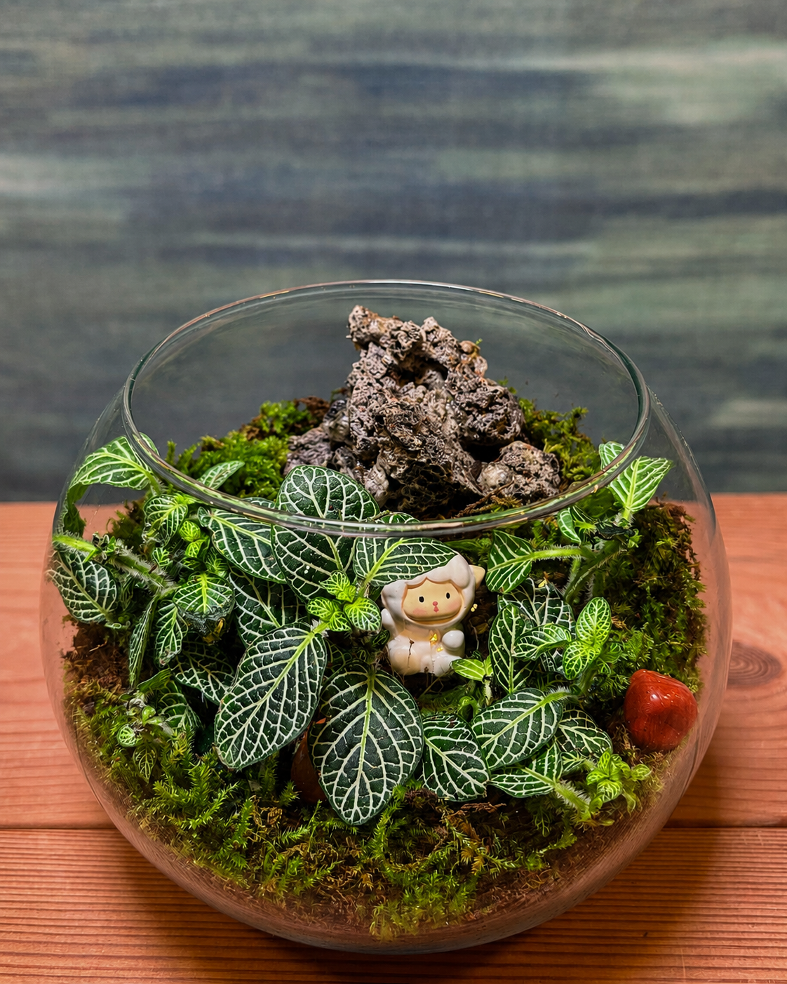 Closed glass terrarium with vibrant fittonia plants from Planterie Terrarium, a low maintenance indoor plant for beginners in Indian homes, indoor plants online India, buy terrarium online India and best plants for AC rooms in India with simple terrarium care tips.